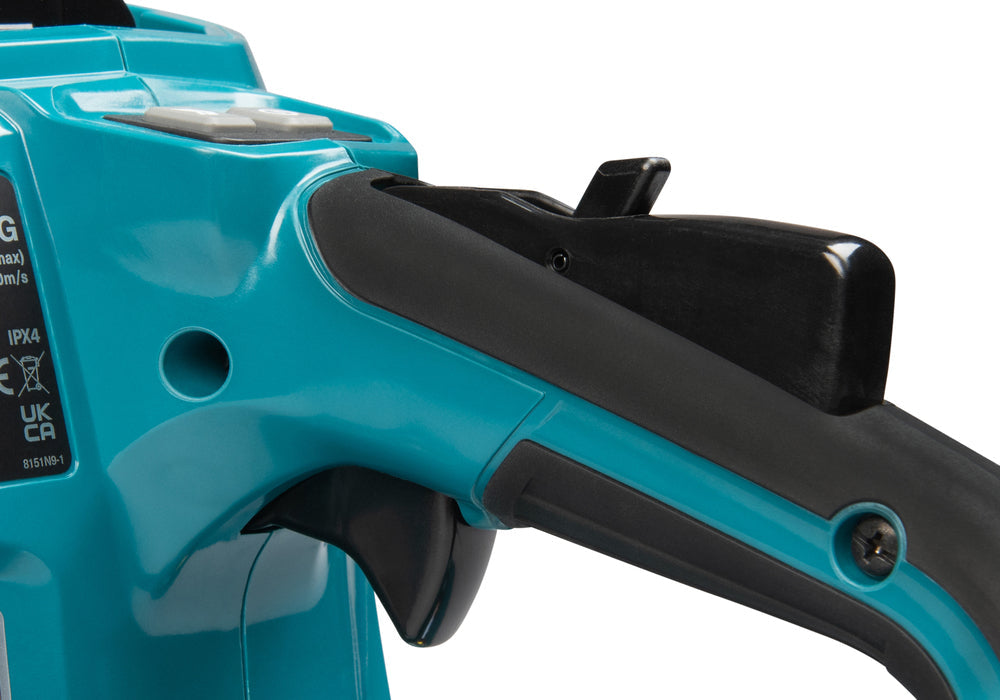 Makita UC030GZKIT 2 x BL4080H AND DOUBLE CHARGER 40V Max XGT 400mm 16" Brushless Rear Handle Chainsaw Body Only Gold